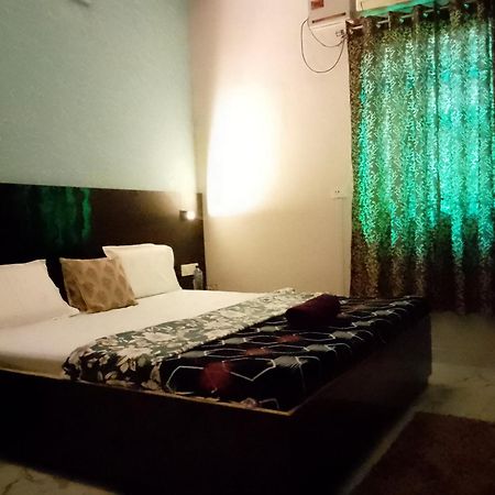 The Blessings Home Stay Агра Экстерьер фото